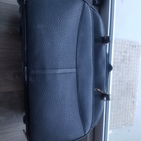 Cow-hide Leather Cross Bag Converter - Picture 2 of 7